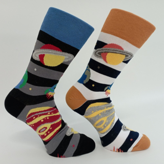 BAVLNĚNÉ VZOROVANÉ PONOŽKY VESMÍR